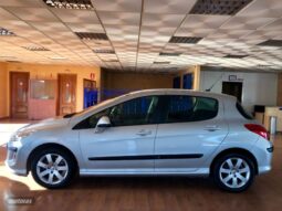 PEUGEOT 308 Confort 1.6 HDI 90 5p.